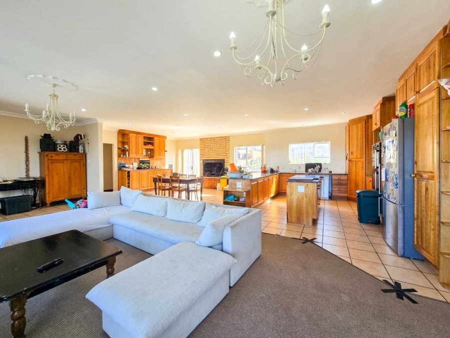 4 Bedroom Property for Sale in Stilbaai Wes Western Cape